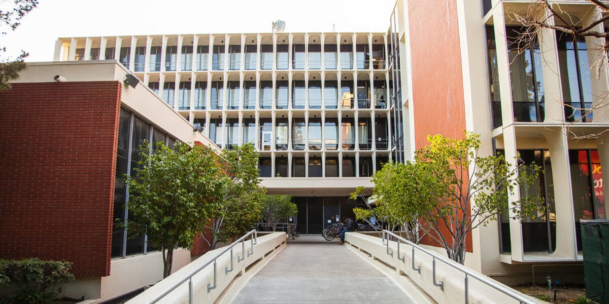 USC Viterbi School of Engineering building